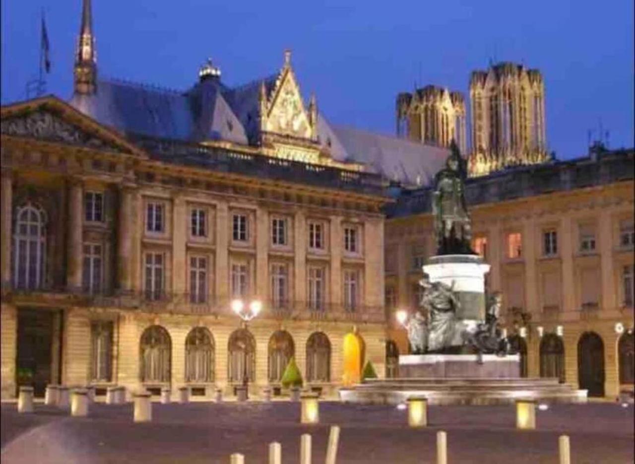 Reims Centre-Ville - 2 Chambres - 6 Personnes Au 1 Er Etage Exteriör bild